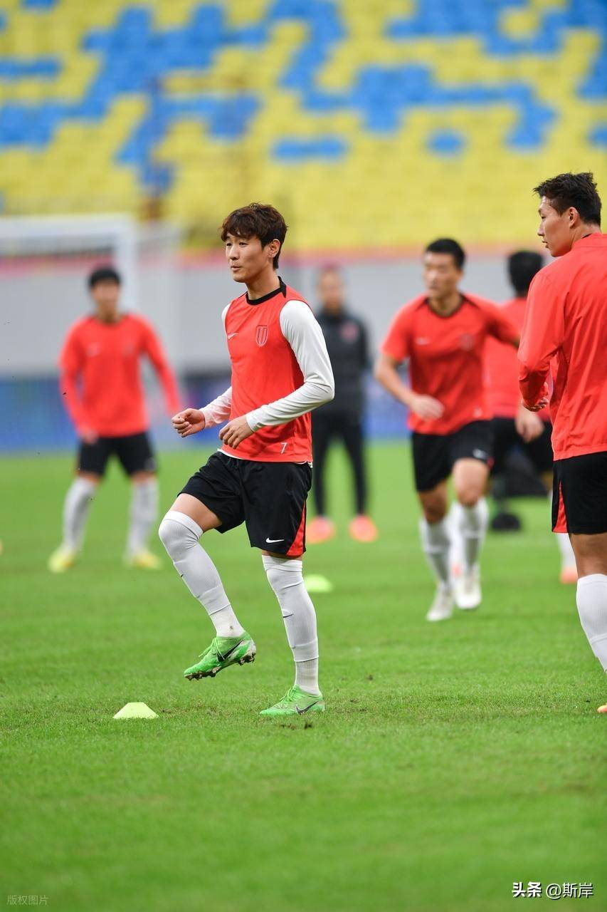 包含今晚英超焦点战,成都蓉城再遭质疑,信心回归,资深球员宣示担当的词条 包含今晚英超焦点战,成都蓉城再遭质疑,信心回归,资深球员宣示担当的词条